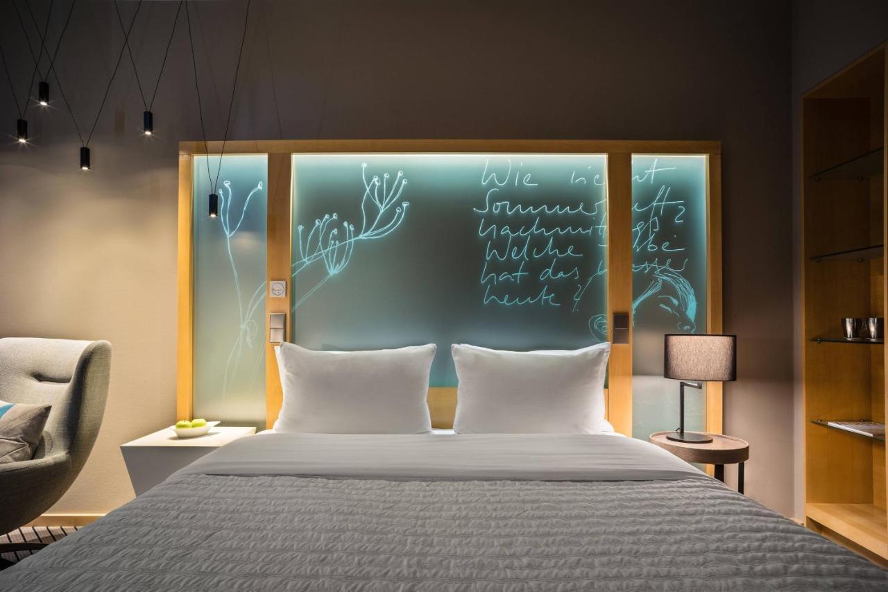 Le Meridien Hamburg Luaran gambar A room at the hotel