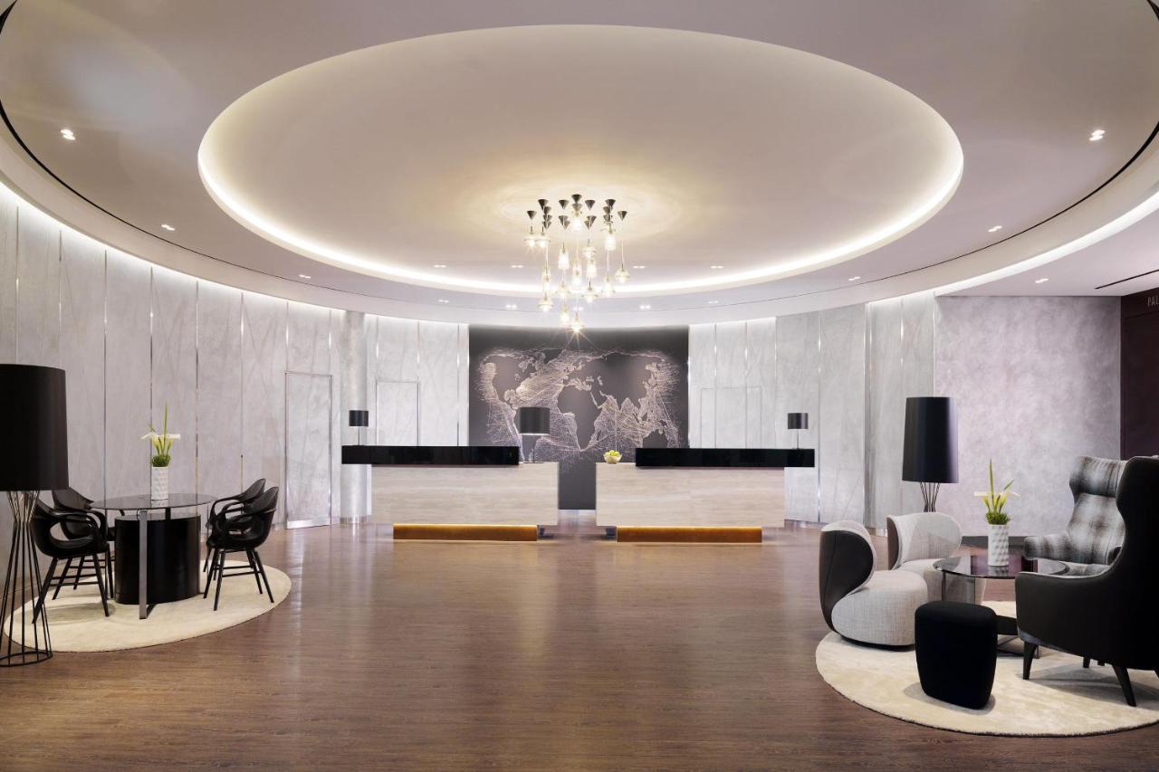 Le Meridien Hamburg Luaran gambar The lobby of the hotel