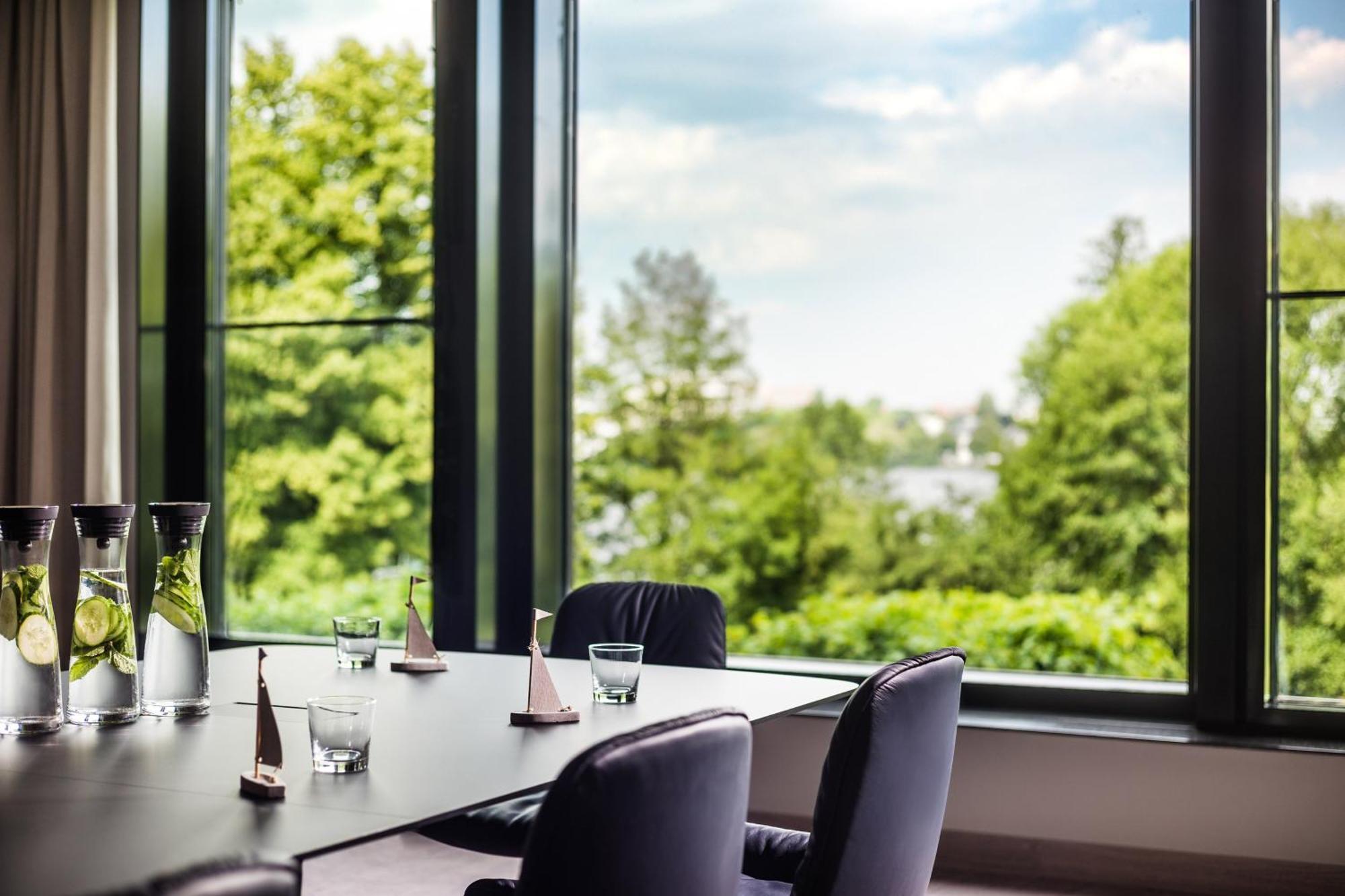 Le Meridien Hamburg Luaran gambar Meeting room