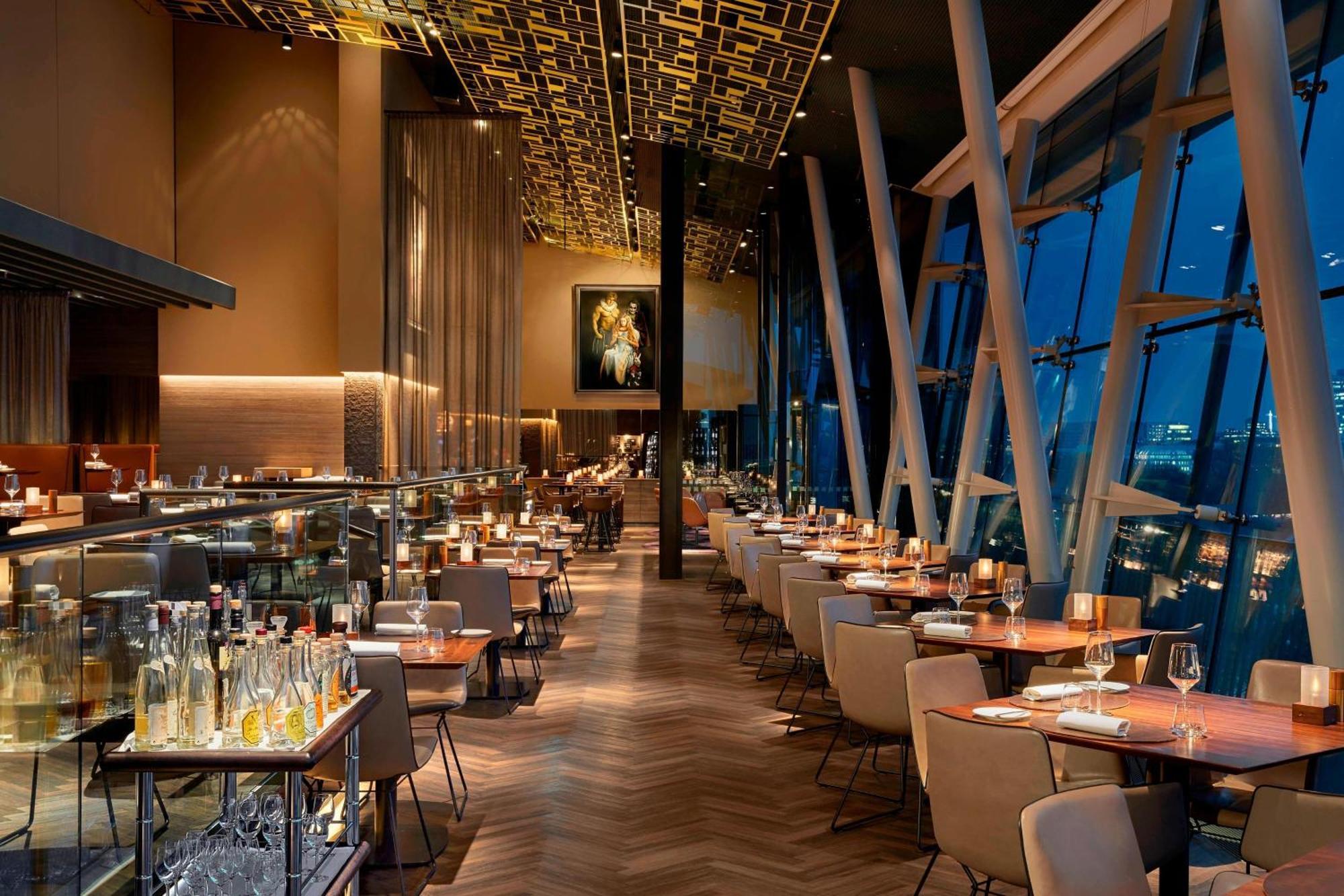 Le Meridien Hamburg Luaran gambar The interior of the restaurant